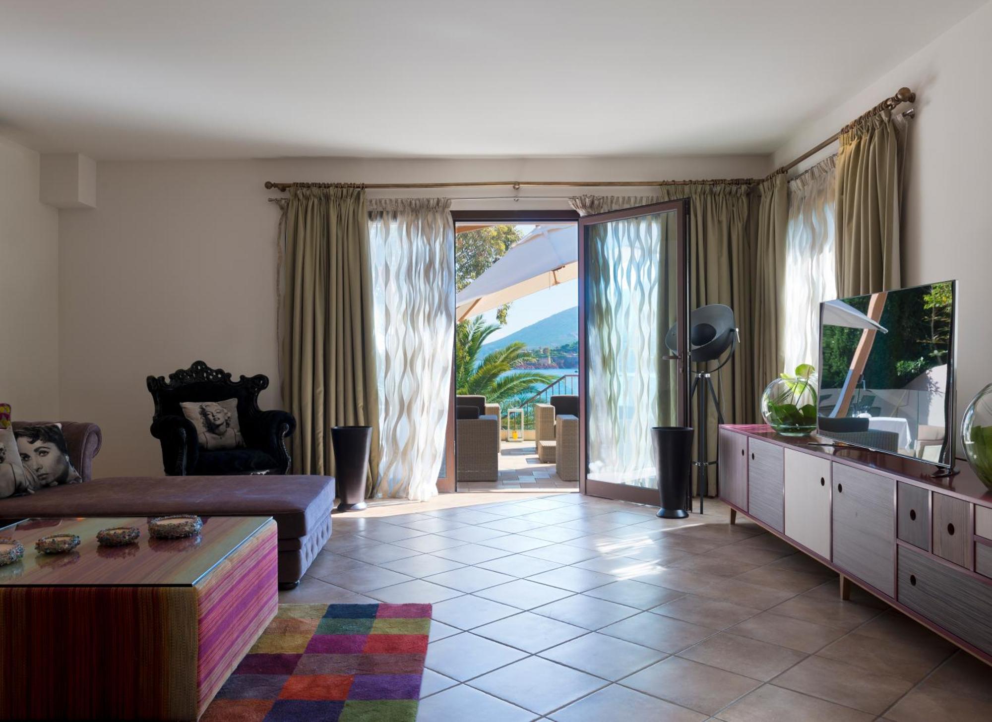 Three-Room Villa Sea View or Terrace or Hot Tub